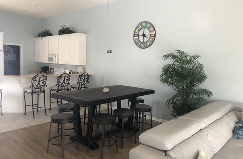 Sago Park Townhomes House | Family-sized townhome ,Pool, 5 mins walk to the beach !