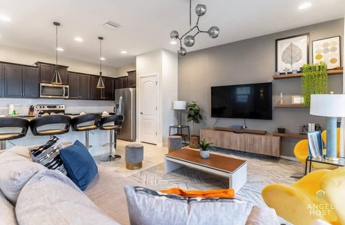 Four Corners House | Family Townhome: Pool, Lazy River & Near Disney