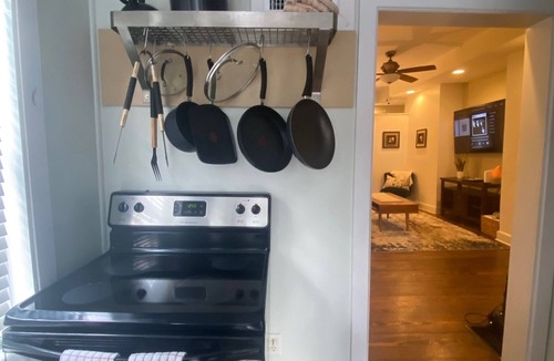 Beach Institute Condo | Fantastic Downtown Condo with Pool! in Savannah