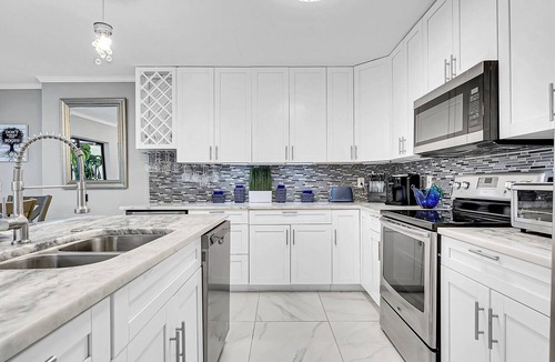 Wellington House | Fantastic single family-home conveniently located near everything!