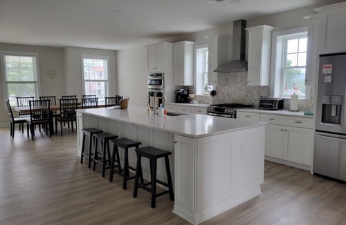 Edgewater Acres House | Fenwick on Bay mins to beach. Hot tub, Game Rm!
