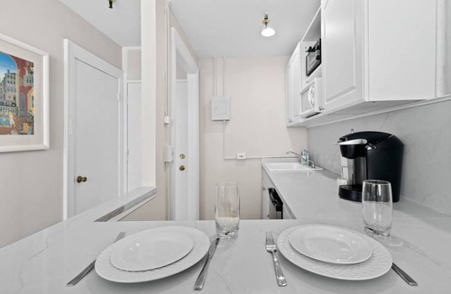 Palm Beach Condo | FIFA byTRAIN/Pool/StepsToBeach/Dine/Pearl 1brCondo