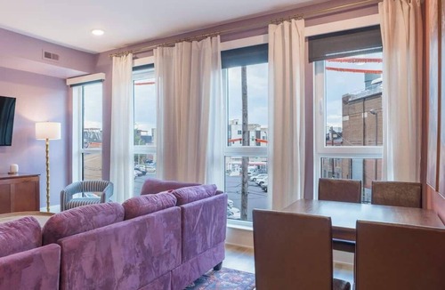 West Poplar Apartment | Fifa Stay 5 Min Walk Met Sleeps 5 3 Beds Gym