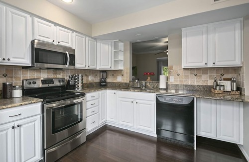 Countryside House | Finchwood: Private Yard & Near DC