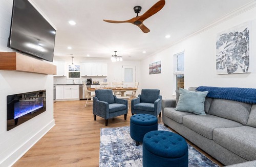 Fort Oglethorpe House | Firepit - Game Room - Dog Friendly - Fireplace