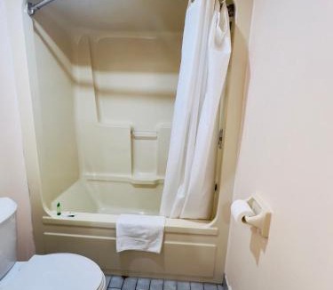 Cornwall Hotel | First Canada Hotel Cornwall Hwy 401 ON