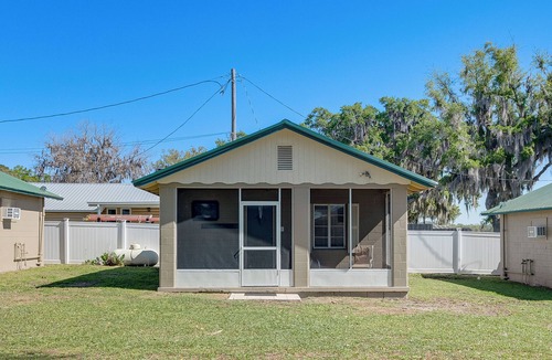 Hernando Cabin | Fish & Float Lakeside! Hernando Cabin