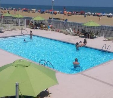 Ocean City Hotel | Fish Tales Boardwalk Inn & Ocean Mecca Motel
