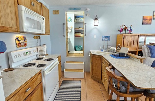 Taylor Creek House | Fisherman's Get-A-Way! Cozy waterfront retreat with access to Lake Okeechobee!