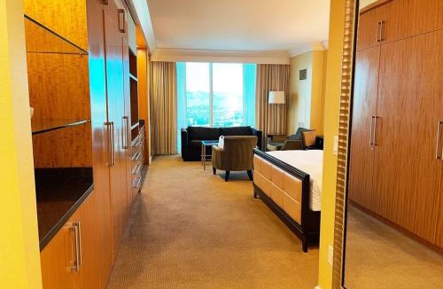 Las Vegas House | Five Star Trump Hotel No Resort And Cleaning Fees