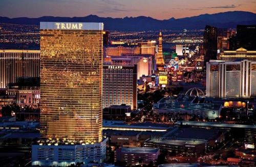 Las Vegas House | Five Star Trump Hotel No Resort and Cleaning Fees