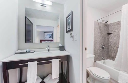 Blue Ash Hotel | Flawless Comfort with Free Hot Breakfast Near Montgomery Park – Only 4.8 Mi Away