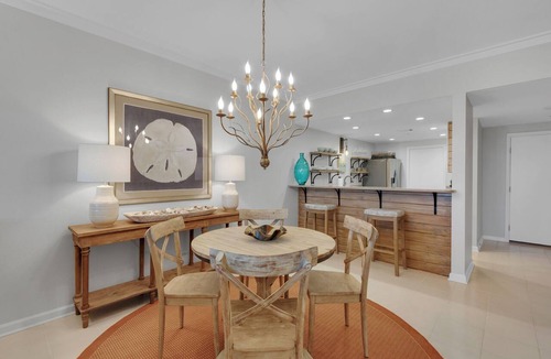 Navarre Beach Condo | 🌊Fleur De Sel: Renovated Gulf-Front Condo with Beach Service | Walk to Beach🌊