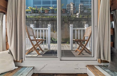 Old City Boat Rental | Floating Studio on the Water, Penns Landing