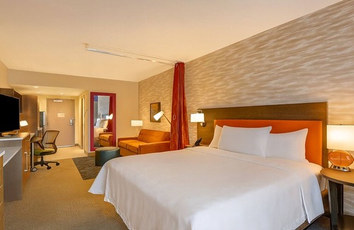 Florida Central Atlantic Coast Hotel | Florida Charm at its Best! Swimming Pool, Pet-friendly Property, Kitchenette!