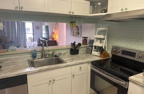 Pinellas Point Apartment | Florida home family ready for the sun and beach