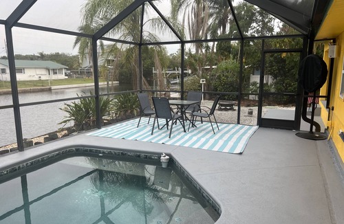 Southside Rural Community House | Florida waterfront home with pool and use of kayaks