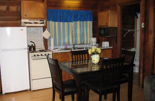 Advance Resort | Forest Lake Camping Resort Lakefront Cabin 11