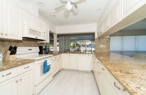 Bermuda Riviera House | Fort Lauderdale - Las Olas · Waterfront Spacious Gem-Walk To Beach