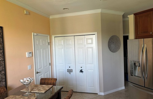 Biggar Villa | Fort Myers Villa approximately 3 miles to beach with private pool and hot tub.