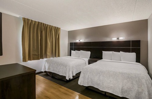 Ashley Oaks Hotel | Four Convenient Rooms w/Access to Interstate 40 | Complimentary Breakfast