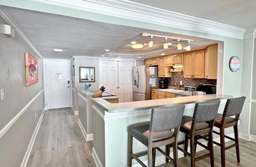 Holiday Isle Condo | FREE Beach Service! 10th Floor Gulf View 2BR, Shoreline 3103, Heated Pool, Gym