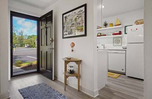 Demere Park House | Free bikes/pools/tennis/fitness Walk 2 pier/village shops & restaurants!