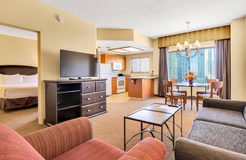 Las Vegas House | Friends Getaway! 2 Spacious Spaces w/Kitchen, Spa, Roof Top Pool