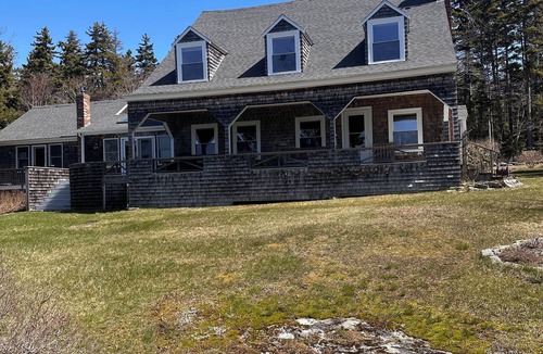 Friendship House | Friendship, Maine 4-bedroom house on the water with dock, tennis court and sauna