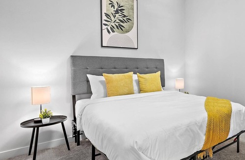 Lower Lawrenceville Apartment | Frontdesk | 2 BR Family Apt by Phipps Conservatory
