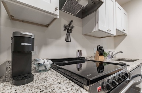 Cultural District Apartment | FRONTDESK 209 9th St Apts Cultural Dist Pittsburgh