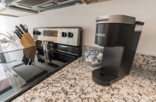 Cultural District Apartment | FRONTDESK 209 9th St Apts Cultural Dist Pittsburgh