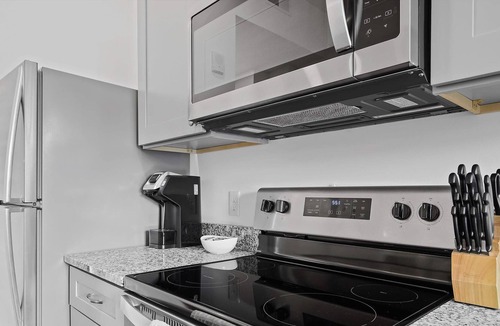 Cultural District Apartment | Frontdesk | Trendy 1 BR Downtown