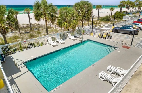 Panama City Beach Hotel | Full/Full | Palm & Tide | Friend Group Stay | Sugar-White Sand | 2 Units