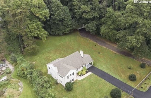 Fairfax House | Fully Fenced Acre I Like-new Home I 30 Day Minimum