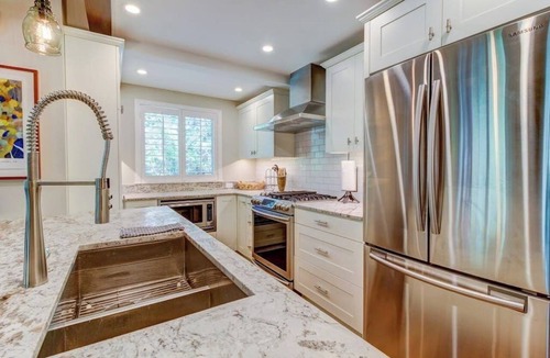 Elkhorn House | Fully Remodeled Townhome Close to Skiing - WiFi, Pool