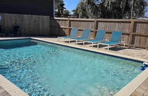 Gulf Vista House | Fully Renovated on Sunnyside Beach - Golf Cart Included - Pool - 3 Bedroom