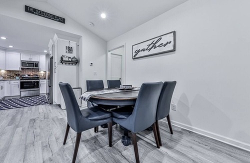 Ball Ground House | Fully Renovated Ranch Home 1/2 mi from Charming downtown Ball Ground