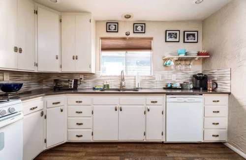 Veterans Park House | Fun-ViBe-Hot-Tub-Oasis, Walk to Downtown, Pets OK