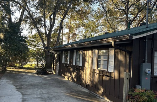 Silver Springs House | Furnished, lakefront 2/1 house in Ocala Nat'l Forest