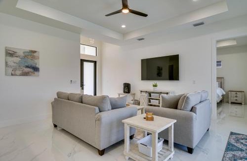 Diplomat House | Furnished Lanai & Private Pool: Cape Coral Home
