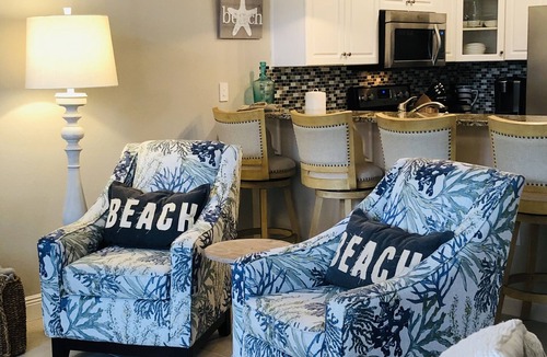Fort Bay House | Gated Quiet Private Beach - Gulf Pool - Free Beach Chair service March to Oct
