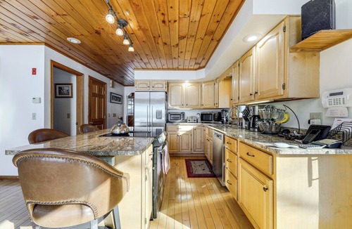 Dedham House | Gateway to Acadia! Green Lake Home w/Hot Tub