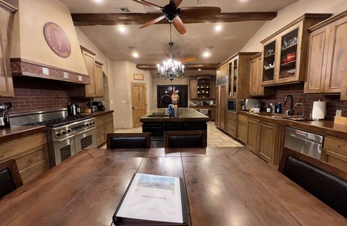 Daley Park House | GIANT Compound located 15min from Scottsdale