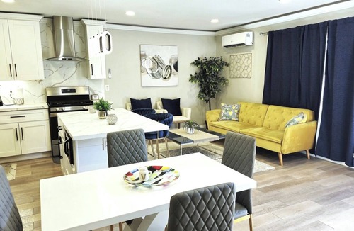 La Presa House | Gillespie Dr 2BR 1BA Unit A | Near Downtown SD