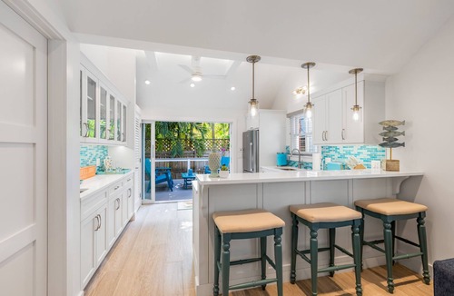 Key West Historic District House | GILLEY'S PLACE ~ Fully Renovated 1 Bedroom, 1 Bath Cottage in Old Town!