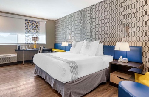 Savannah Hotel | GLō Best Western Savannah-Gateway I-95
