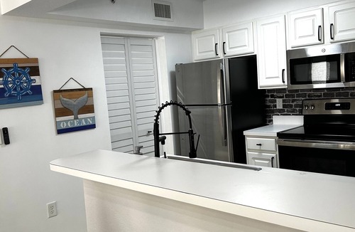 Winkler Apartment | Glamorous Fort Myers Getaway! Condo Resort Style!