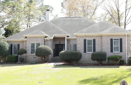 Warner Robins House | Golf Course Retreat w/Sunroom, Pool Table & Patio