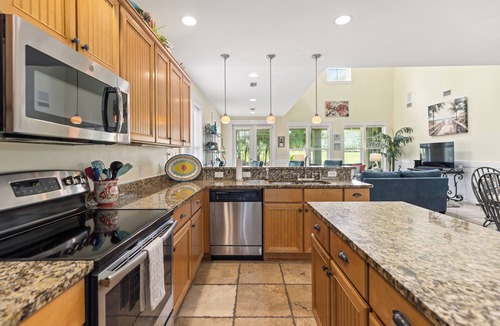 Laurel Grove House | GOLF COURSE view home- Golf Cart - FREE Activities-Pool & Hot tub